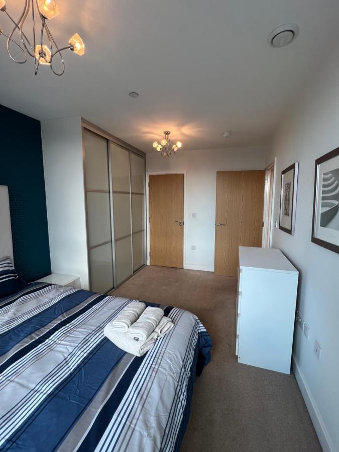 Cityscape Serenity: 10Th Floor Oasis Near City Airport, Excel & 02 Apartman London Kültér fotó