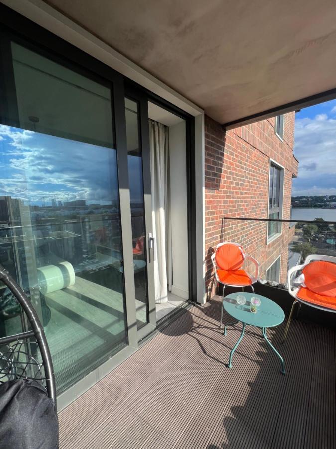 Cityscape Serenity: 10Th Floor Oasis Near City Airport, Excel & 02 Apartman London Kültér fotó