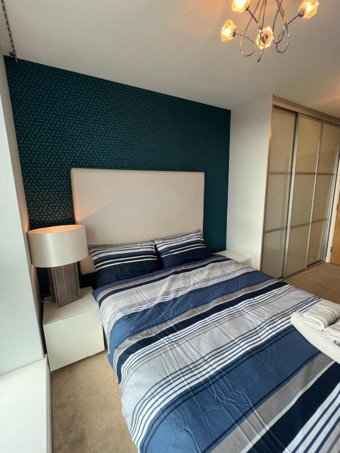 Cityscape Serenity: 10Th Floor Oasis Near City Airport, Excel & 02 Apartman London Kültér fotó