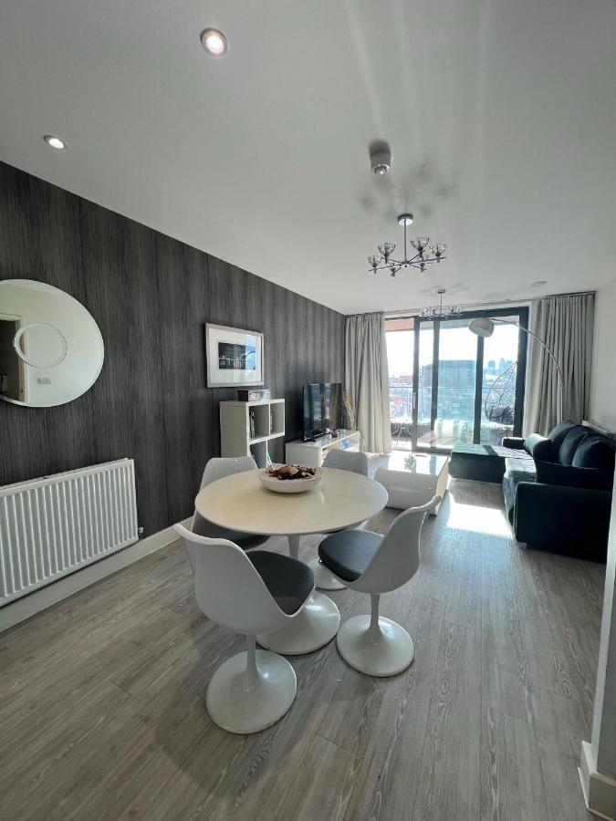 Cityscape Serenity: 10Th Floor Oasis Near City Airport, Excel & 02 Apartman London Kültér fotó