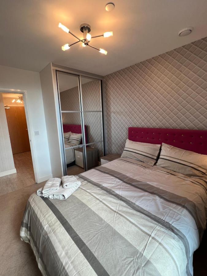 Cityscape Serenity: 10Th Floor Oasis Near City Airport, Excel & 02 Apartman London Kültér fotó